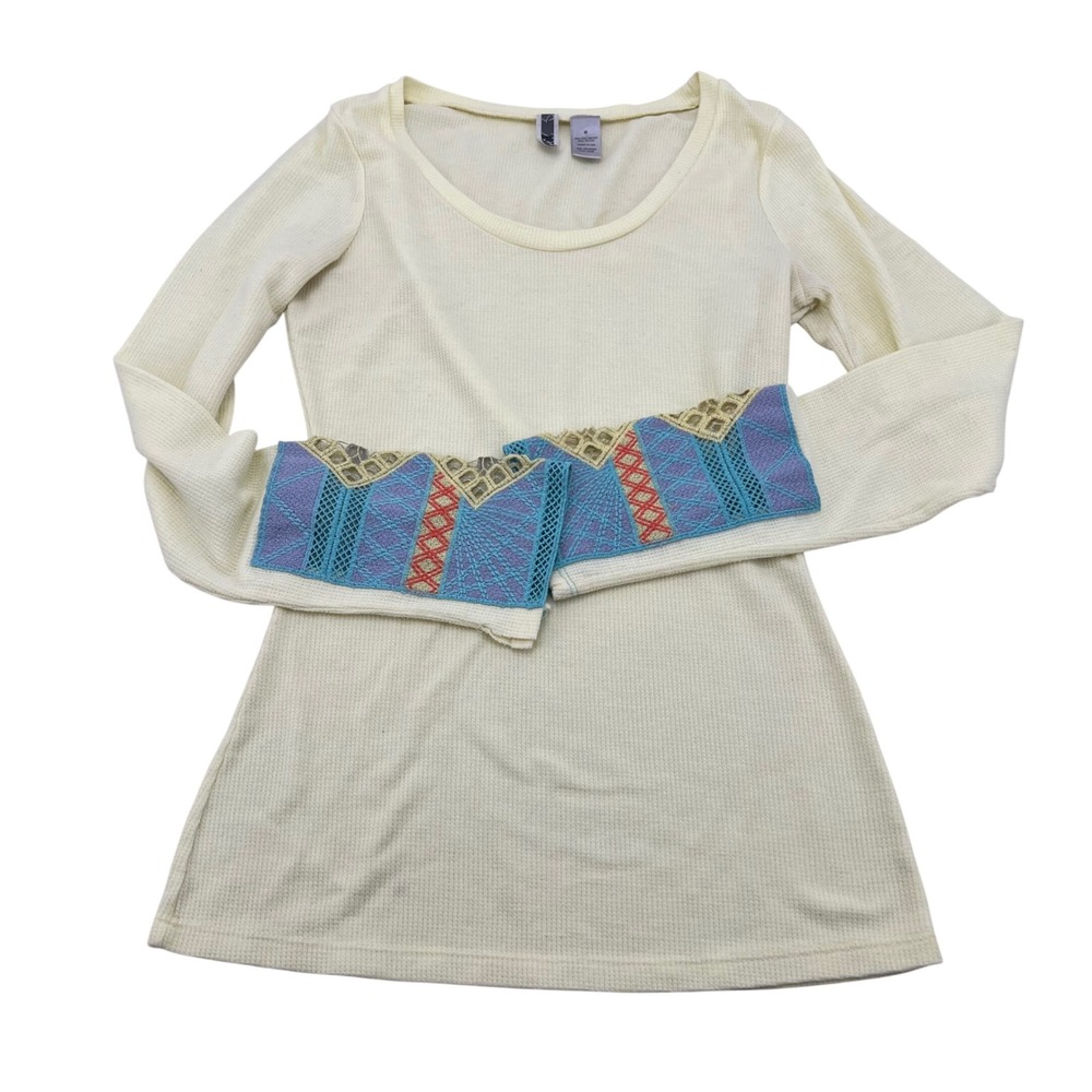 BKE Women's Thermal Knit Long‎ Sleeve y2k Top Size S Bell Sleeve Embroidered